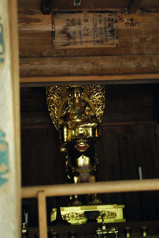 DSC_1707.jpg - 中尊寺 経蔵 騎獅文殊菩薩像